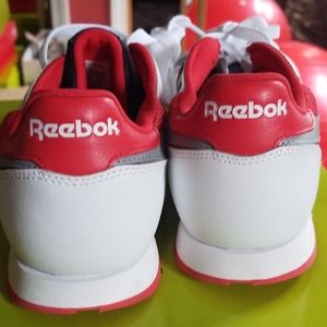 Reebok Sneakers